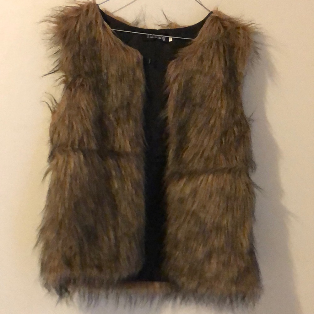 Tanming size Sm Fur Like Vest. Worn once. Brown, Black Cream